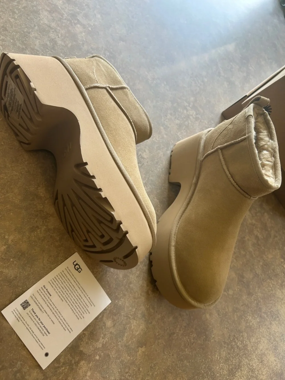 NIB UGG Classic Ultra Mini New Heights Platform Boot